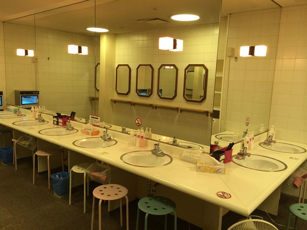 Capsule Hotel Asahi Plaza Shinsaibashi Ōsaka Eksteriør bilde