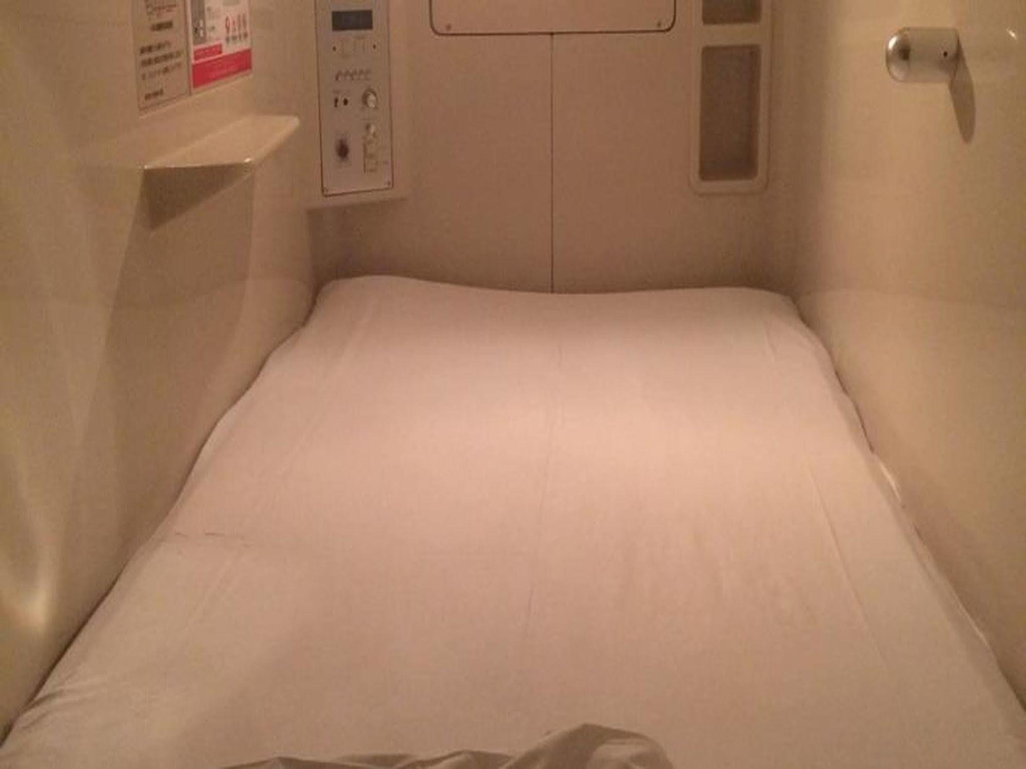 Capsule Hotel Asahi Plaza Shinsaibashi Ōsaka Eksteriør bilde