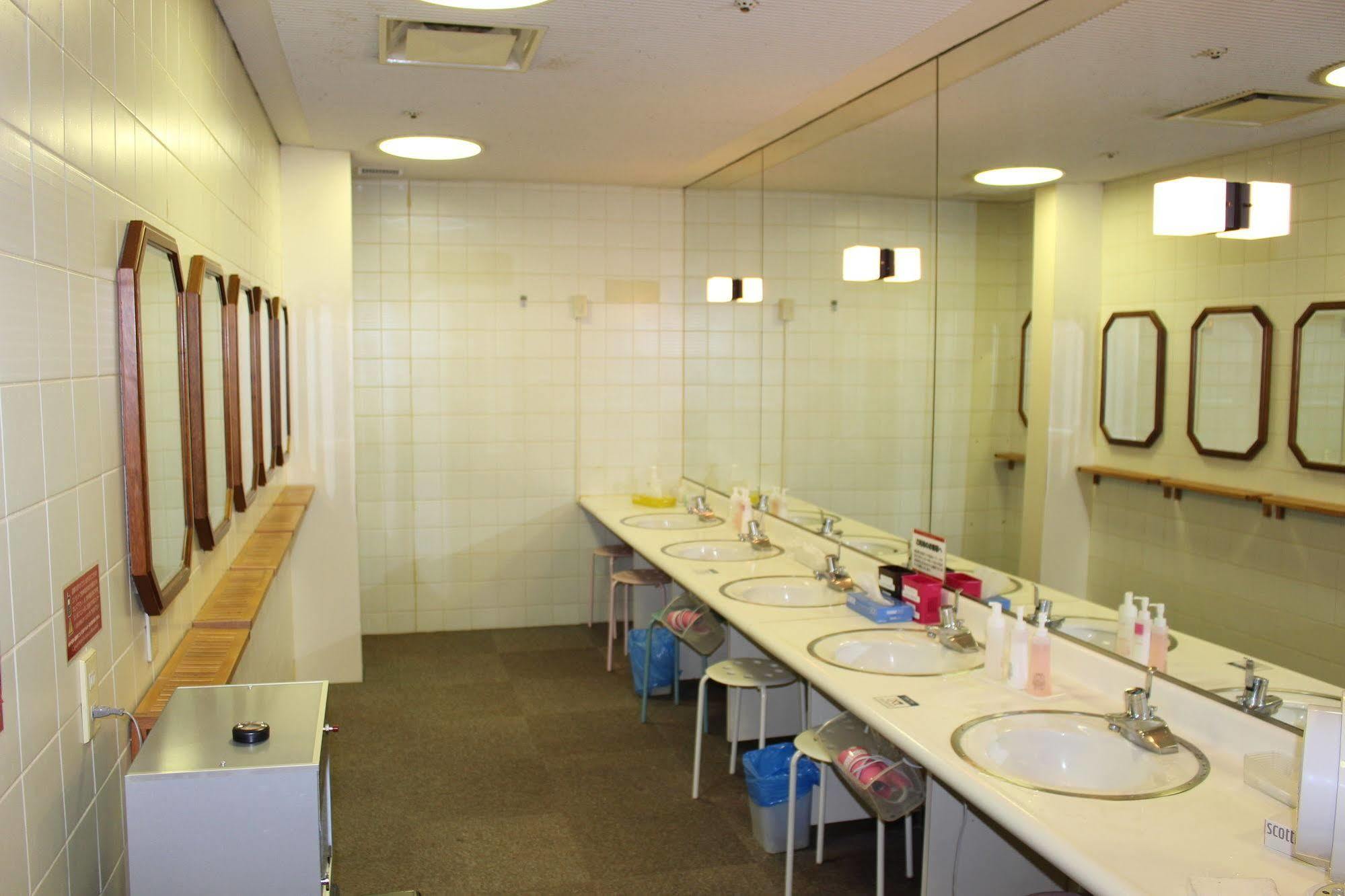 Capsule Hotel Asahi Plaza Shinsaibashi Ōsaka Eksteriør bilde